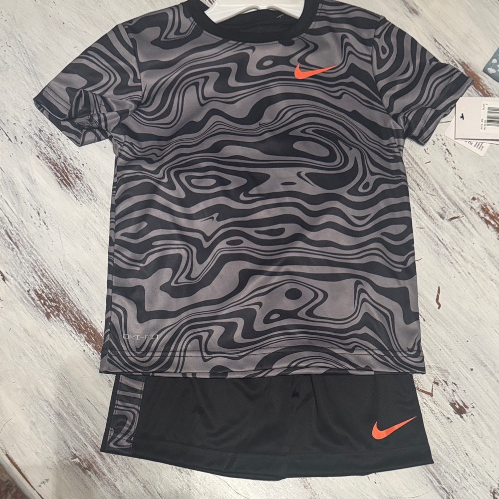 Nike Black and Gray Wave Pattern Set with Orange Logo